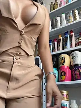 Snapshot of FOX_LATINA chatting on 03.14.26 FOX LATINA online show from 03.14.26