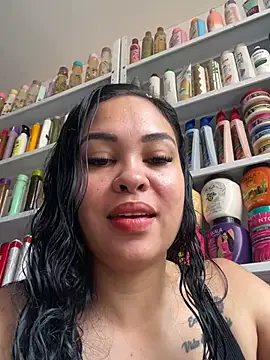 Snapshot of FOX_LATINA chatting on 03.30.26 FOX LATINA online show from 03.30.26