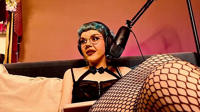 Snapshot of tacodeluxxxe chatting on 09.21.25 tacodeluxxxe online show from 09.21.25