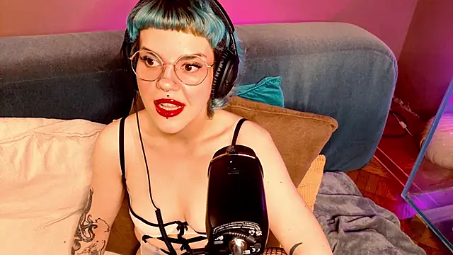 Snapshot of tacodeluxxxe chatting on 09.23.25 tacodeluxxxe online show from 09.23.25