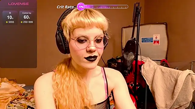 Snapshot of tacodeluxxxe chatting on 12.02.25 tacodeluxxxe online show from 12.02.25