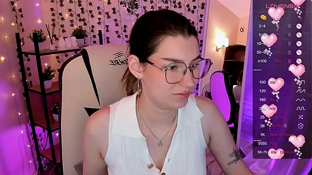 Snapshot of LinaBlossom_ chatting on 07.20.26 LinaBlossom online show from 07.20.26
