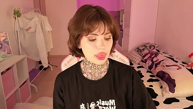 Eva Sonic online show from 05.12.26
