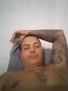 Snapshot of MaximoHall86 chatting on 10.07.25 MaximoHall86 online show from 10.07.25