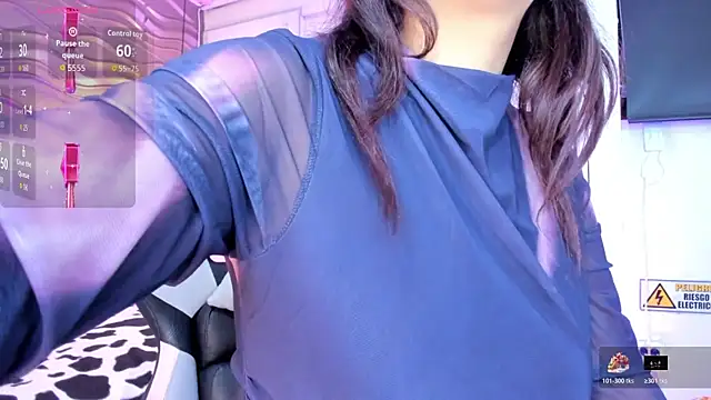 Snapshot of TahiyaMuley_ chatting on 11.06.25 TahiyaMuley online show from 11.06.25