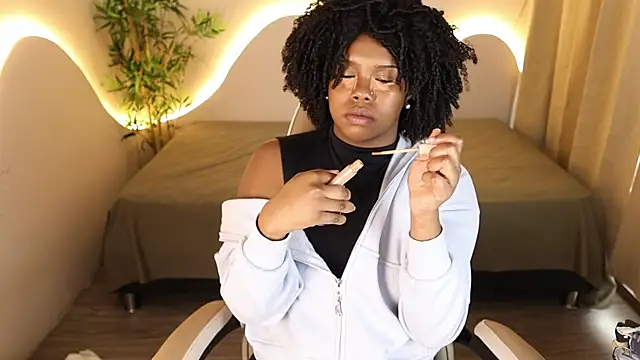 kehlannis  online show from 11.04.25