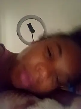 PrettahSantos online show from 09.29.25