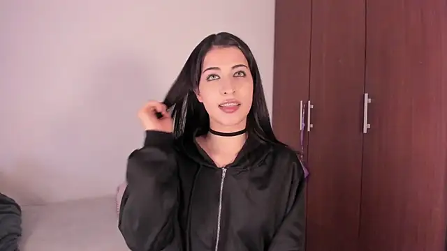 ScarlettRosetti online show from 10.16.25