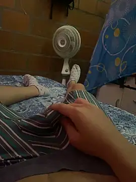 Snapshot of Dani-202p chatting on 12.22.25 Dani-202p online show from 12.22.25