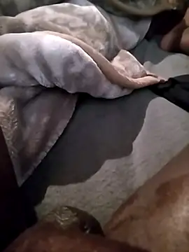 Snapshot of Blackveins32 chatting on 10.31.25 Blackveins32 online show from 10.31.25