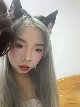 Snapshot of Aloves-21 chatting on 11.24.25 Aloves-21 online show from 11.24.25