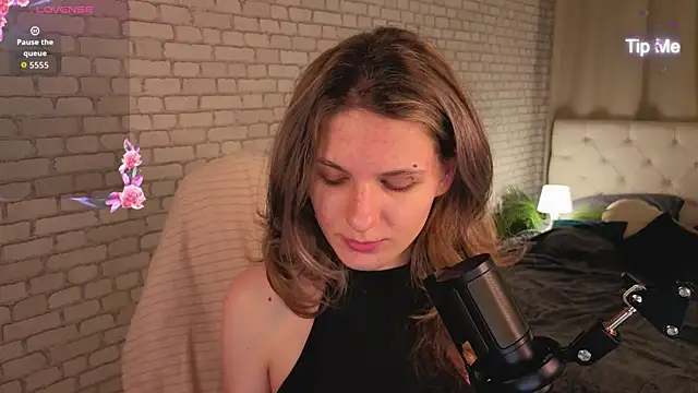 Snapshot of CipherellaFure chatting on 11.16.25 CipherellaFure online show from 11.16.25