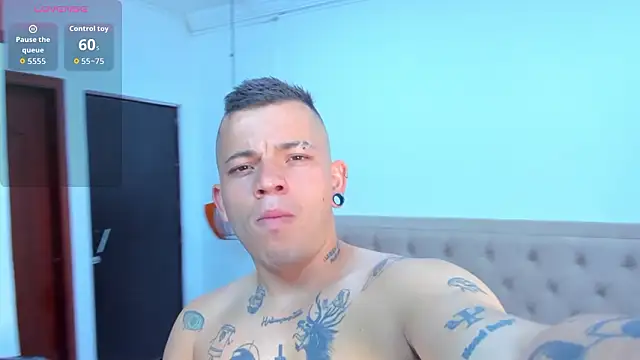 Snapshot of wildthor26 chatting on 02.10.26 wildthor26 online show from 02.10.26