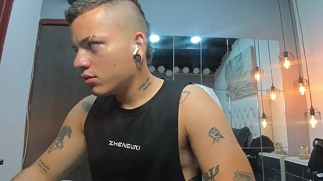 Snapshot of wildthor26 chatting on 02.14.26 wildthor26 online show from 02.14.26