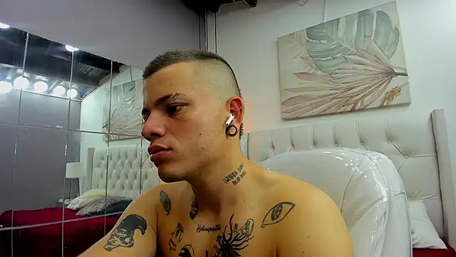 Snapshot of wildthor26 chatting on 02.24.26 wildthor26 online show from 02.24.26