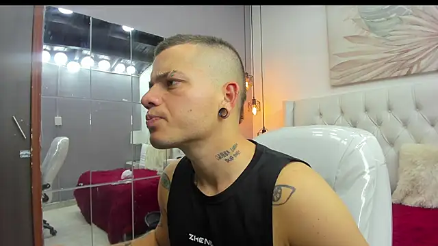 Snapshot of wildthor26 chatting on 02.25.26 wildthor26 online show from 02.25.26