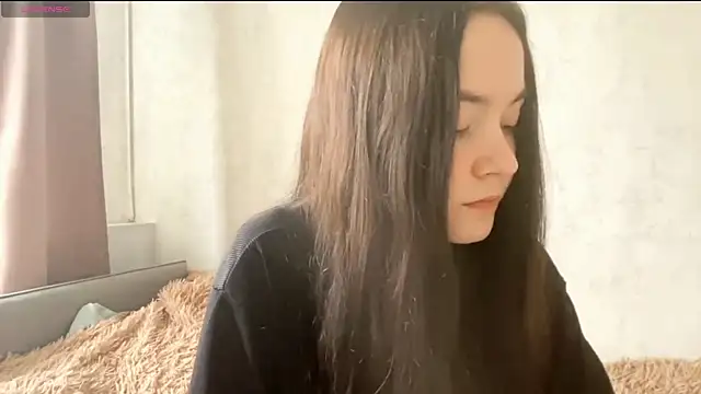 Snapshot of VividSienna chatting on 09.27.25 VividSienna online show from 09.27.25