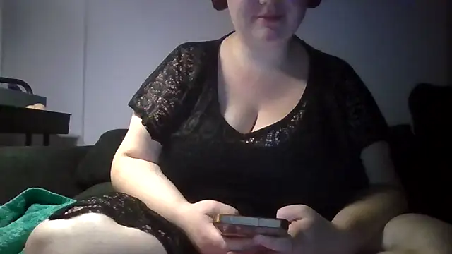 Snapshot of Katy2323 chatting on 09.22.25 Katy2323 online show from 09.22.25