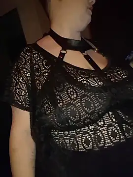 Snapshot of Katy2323 chatting on 11.22.25 Katy2323 online show from 11.22.25