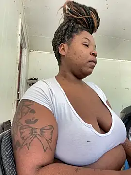 ChocolateKissesBaee online show from 09.29.25