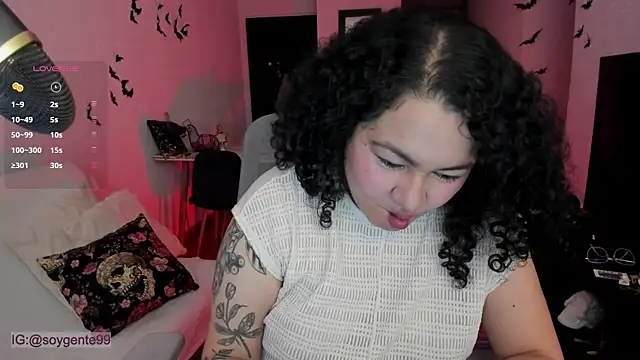 Snapshot of Chubby_Licius chatting on 10.24.25 Chubby Licius online show from 10.24.25