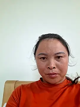 xuxulovezz online show from 12.17.25