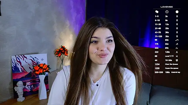 Snapshot of StephanieeMiller chatting on 11.25.25 StephanieeMiller online show from 11.25.25