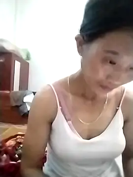 Snapshot of abigail-00 chatting on 10.15.25 abigail-00 online show from 10.15.25