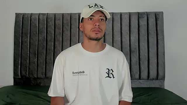 aroncooper1 online show from 10.07.25