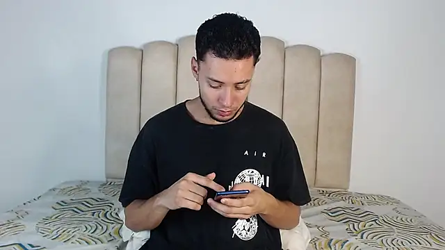 aroncooper1 online show from 01.08.26