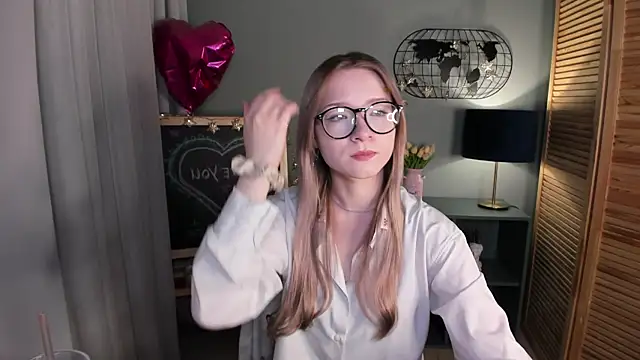 elliupp online show from 10.08.25