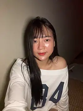 Snapshot of Be_xinh chatting on 09.30.25 Be xinh online show from 09.30.25