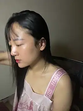 Snapshot of Be_xinh chatting on 11.05.25 Be xinh online show from 11.05.25