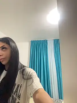 AylinHazellx online show from 10.29.25