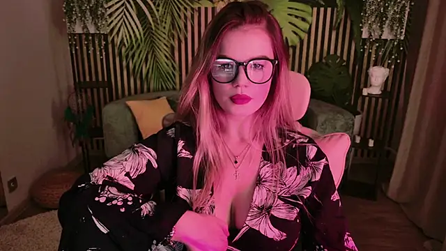 Snapshot of KellyHayden chatting on 11.20.25 KellyHayden online show from 11.20.25