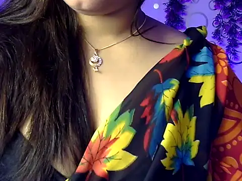 Snapshot of Aaliya02 chatting on 04.10.26 Aaliya02 online show from 04.10.26