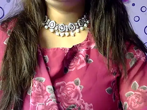 Snapshot of Aaliya02 chatting on 05.30.26 Aaliya02 online show from 05.30.26