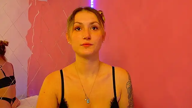 Snapshot of Anaayss_ chatting on 10.20.25 Anaayss online show from 10.20.25