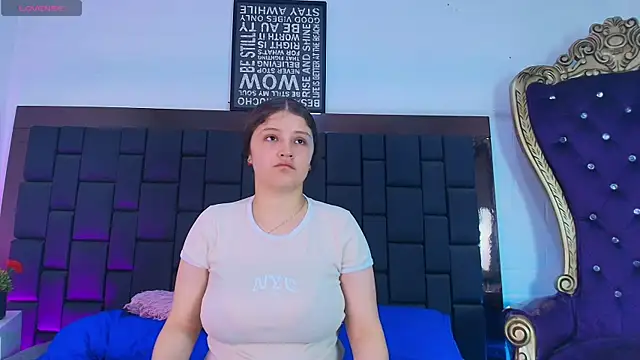 Krystal Heartss online show from 10.21.25