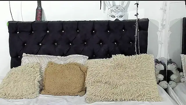 Snapshot of ValeryTatto chatting on 05.27.26 ValeryTatto online show from 05.27.26