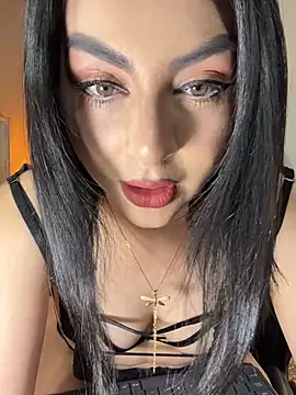 LlianneDiamond1 online show from 02.12.26