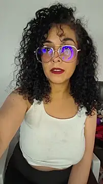 Snapshot of LondonHilton chatting on 02.16.26 LondonHilton online show from 02.16.26