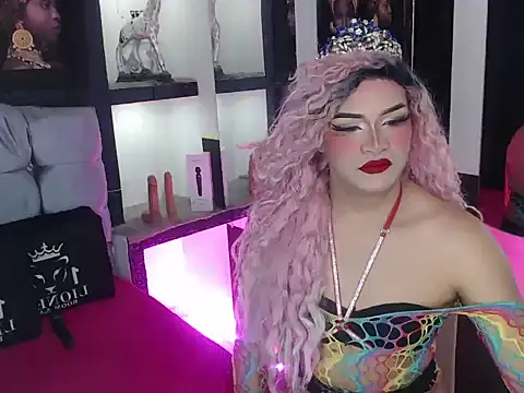 Snapshot of Sophia_hott01 chatting on 09.24.25 Sophia hott01 online show from 09.24.25