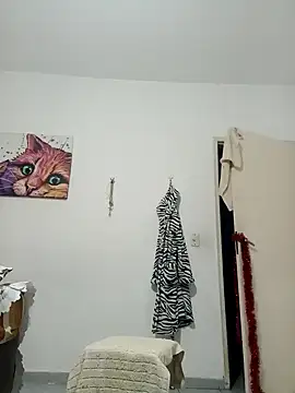 Snapshot of Moranguinha2234 chatting on 10.16.25 Moranguinha2234 online show from 10.16.25