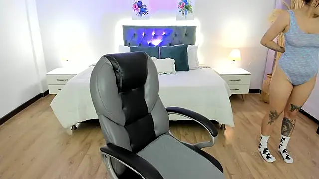 Antonela vargas online show from 10.17.25