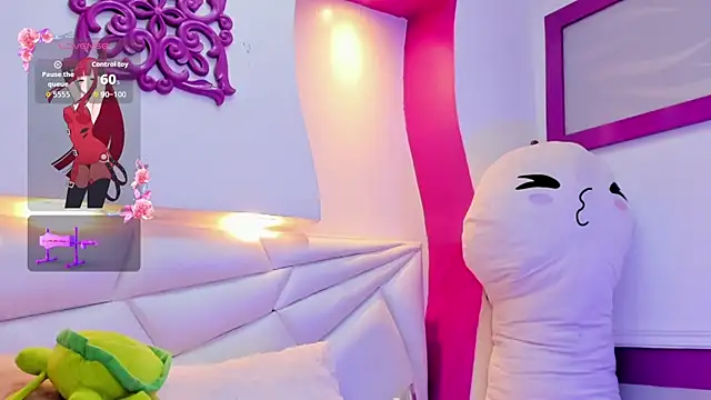 Snapshot of isa__fox chatting on 10.08.25 isa fox online show from 10.08.25