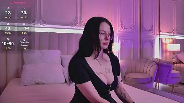 Snapshot of Cindy_Mills chatting on 09.23.25 Cindy Mills online show from 09.23.25