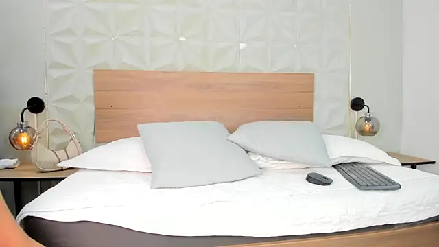 ValeryTrans  online show from 04.13.26