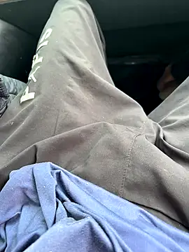 Snapshot of henrique61 chatting on 09.24.25 henrique61 online show from 09.24.25