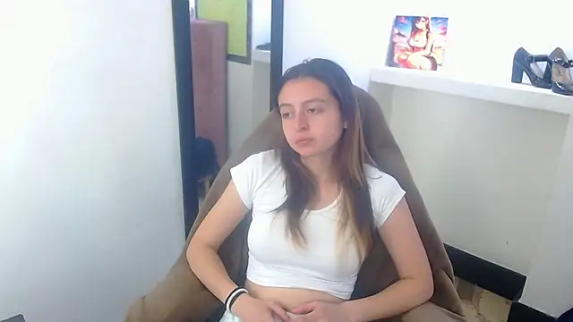 Snapshot of lala_clark chatting on 11.12.25 lala clark online show from 11.12.25